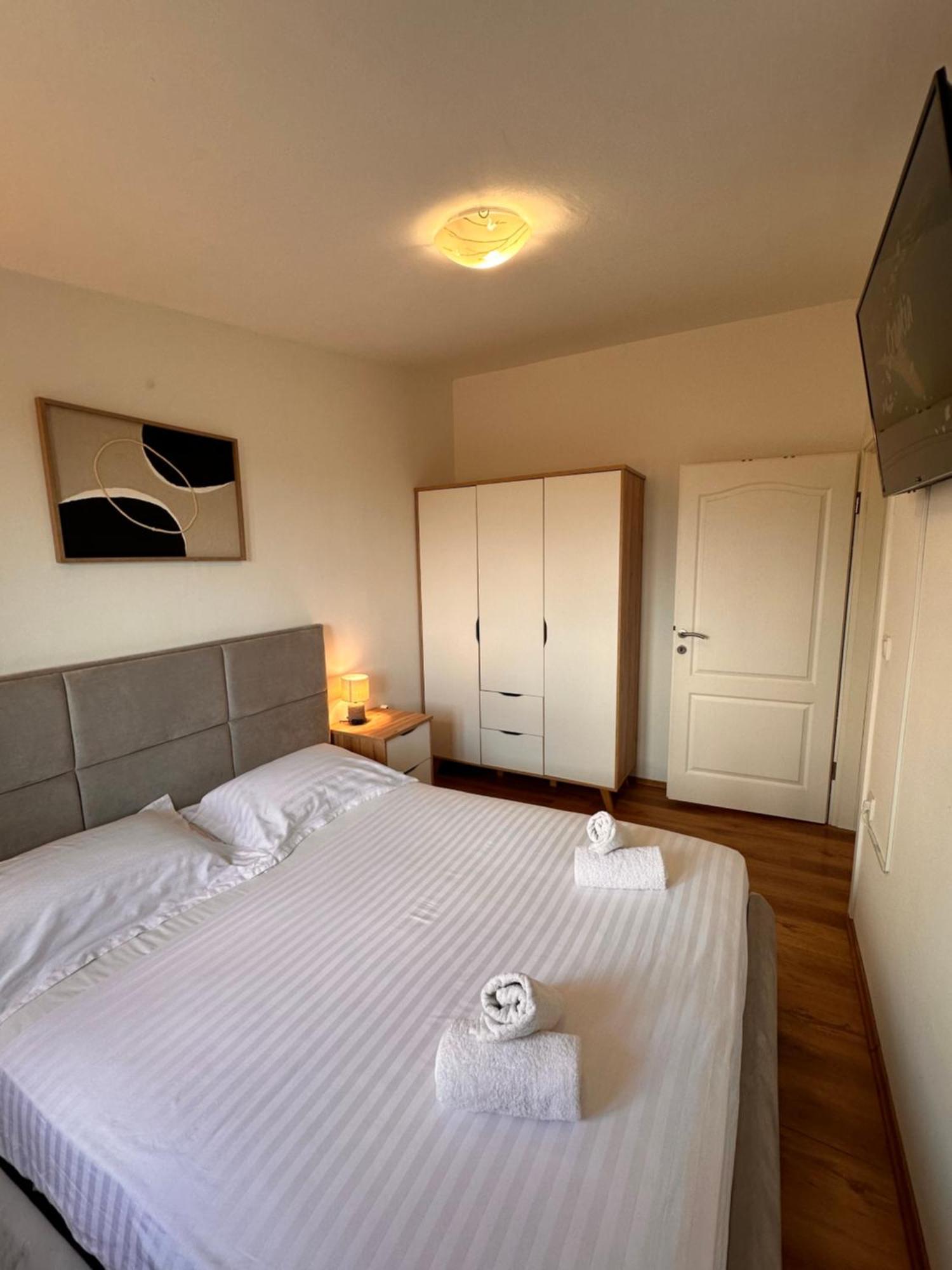 Apartments Roko Pridraga Exterior photo